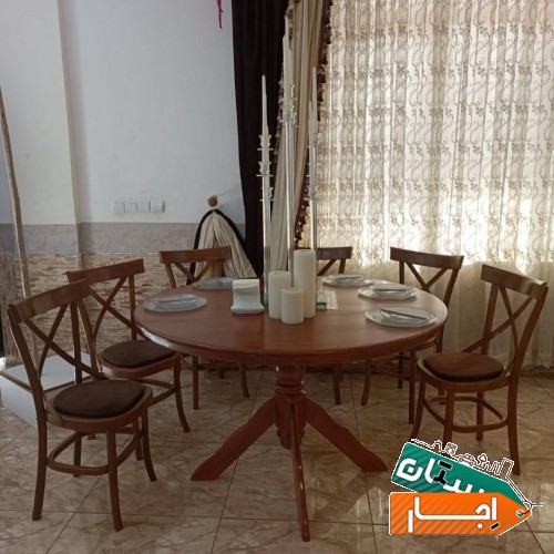 اجاره صندلی و میز چوبی در کرج و حومه کرج