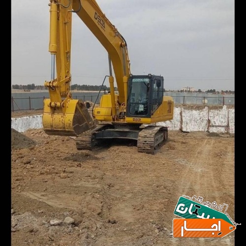 اجاره بیل مکانیکی زنجیری با راننده ماهر