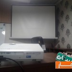 اجاره-پرده-نمایش-و-ویدئوپرژکتور-تخته-وایت-برد-پایه-ایستاده