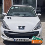 اجاره-خودرو-پژو-سقف-شیشه-ای-بدون-راننده